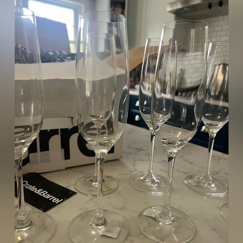 Set of 7 Crate n Barrel Champagne Flute Glasses